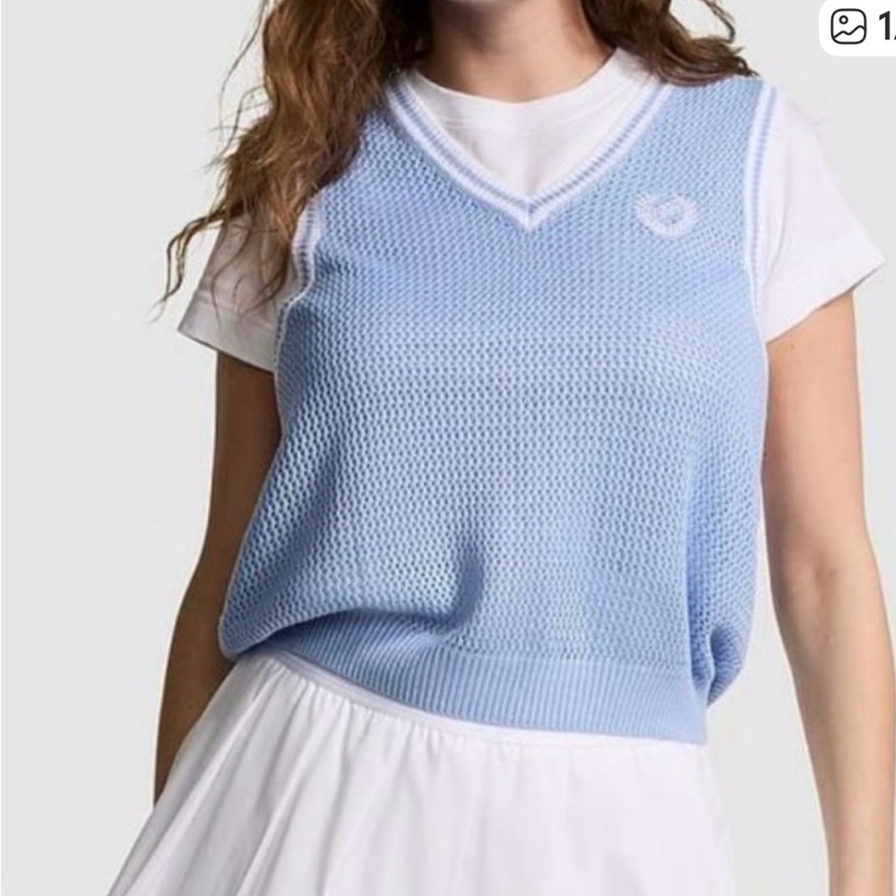 PINK/ Victoria's Secret light blue women's Cambridge knit cropped vest Size L